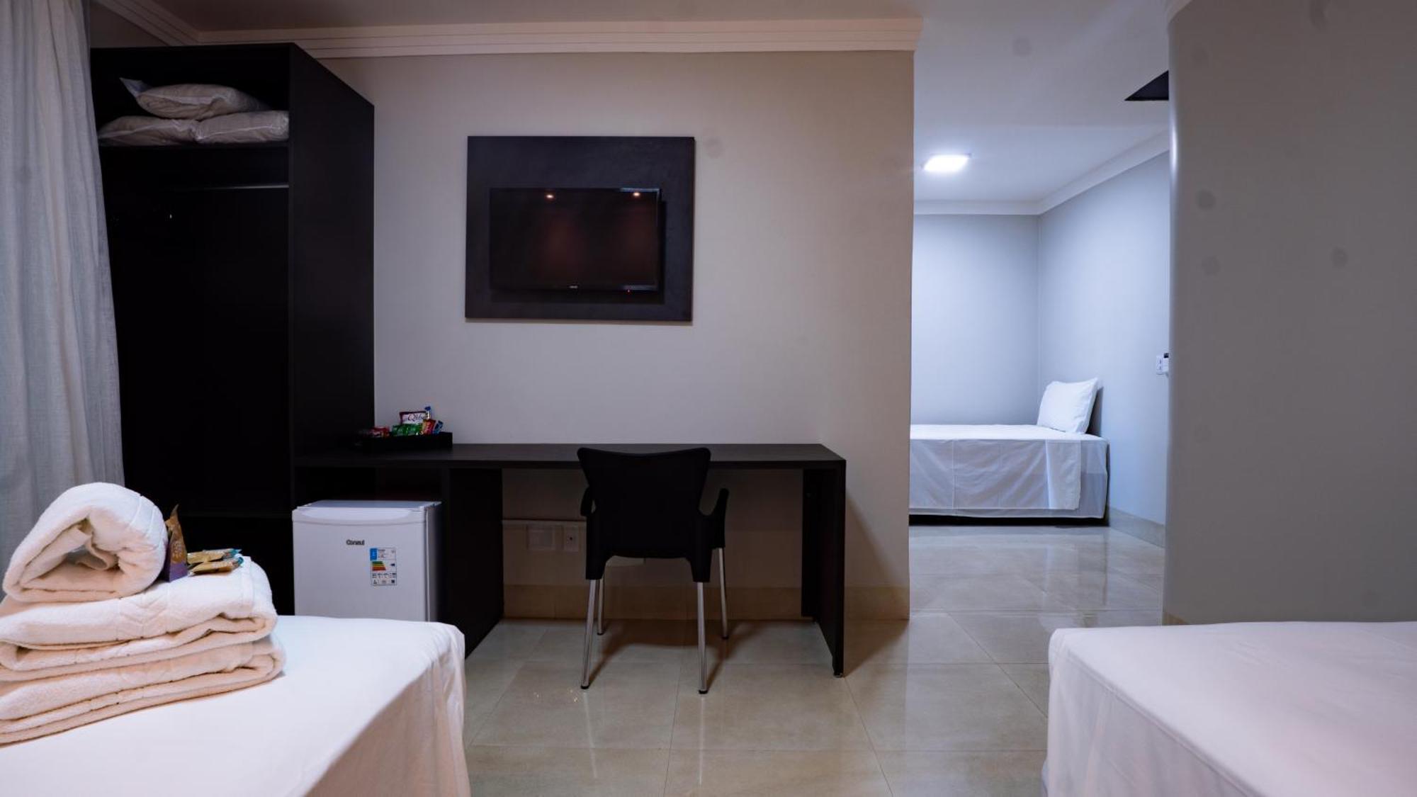 Hotel Buena Vista Гояния Екстериор снимка